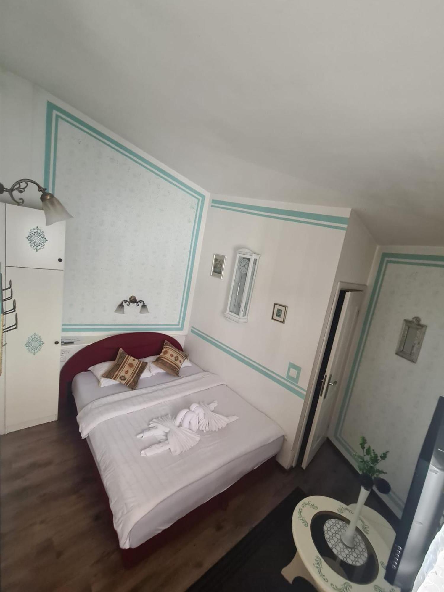 Guesthouse Nia Deluxe Sarajevo Esterno foto