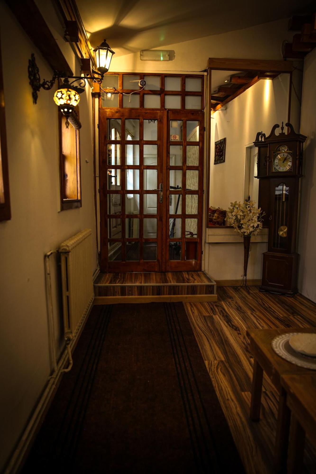 Guesthouse Nia Deluxe Sarajevo Esterno foto